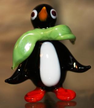 Pinguin mit Schal