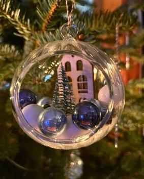 Preview: Teelichtkugel (transp./gerippt)