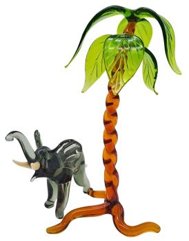 Elefant mit Palme