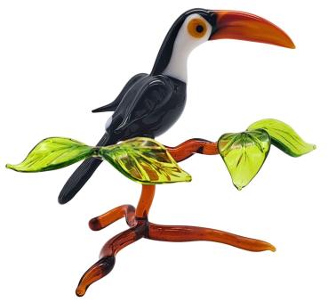 Preview: kleiner Tukan auf Ast, stehend