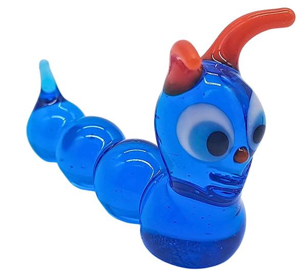 Raupe, hellblau