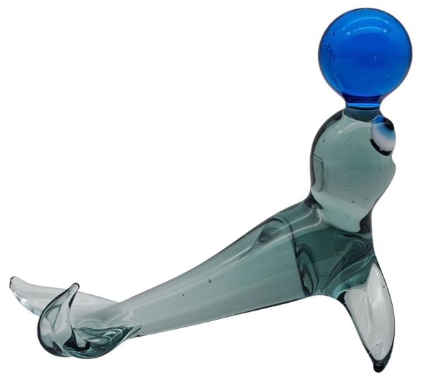 Robbe mit Ball (hellblau)